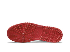 Jordan 1 Retro Low Golf Chicago – Classic Style Meets Modern Performance