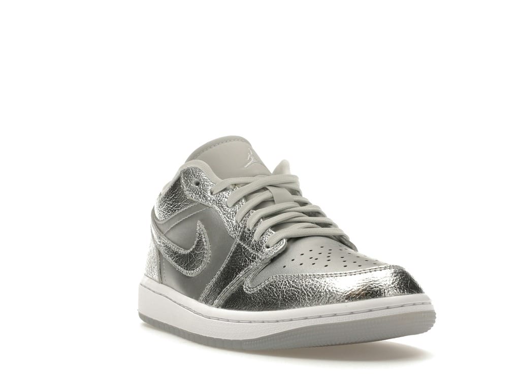 Jordan 1 Low SE Metallic Silver Women’s Sneaker FN5030-001