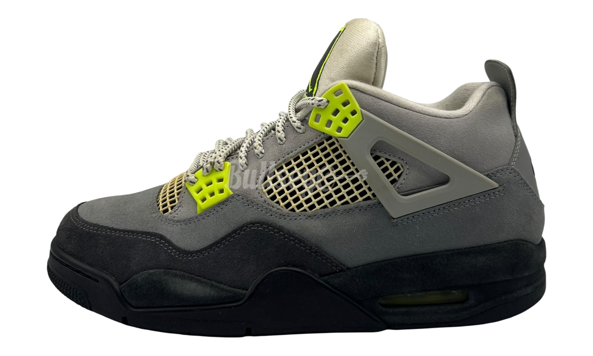 Jordan 4 Retro SE 95 Neon (PreOwned)